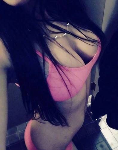 Nişantaşı Dolgun Göğüslü Escort Ebru